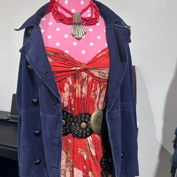 dresses - Picture 5 of 8